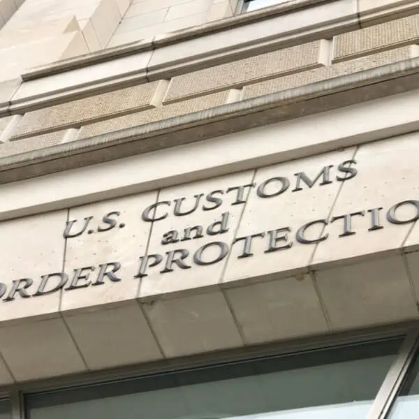 cbp detiene a dos extranjeros traficantes de droga