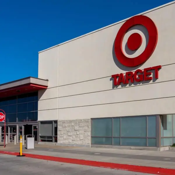 target retira mas de dos millones de velas