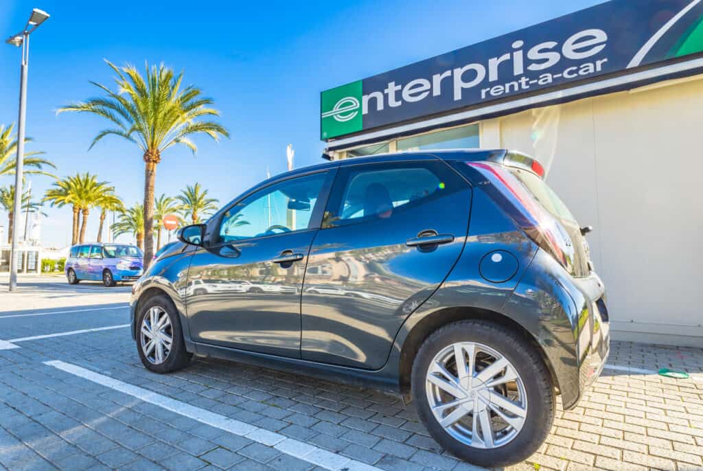 cual es la mejor compañia para rentar un auto